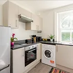 Leinster Square Deluxe Apartment In Central London